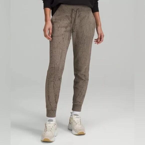 Lululemon Warm Down Jogger 7/8 Length Thread Dye Rover Black, Size 0 - Picture 1 of 7